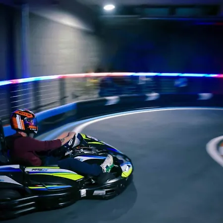 Chic & Cheeky Reside In Malta's Tallest Skyscraper アパート Saint Julian's