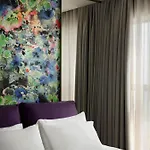 Chic & Cheeky Reside In Malta's Tallest Skyscraper * San Ġiljan