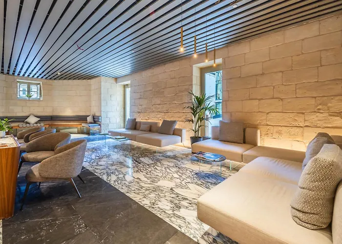 Chic & Cheeky Reside In Malta's Tallest Skyscraper Appartement San Ġiljan